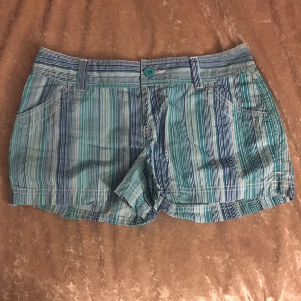 NWOT vertical striped cargo shorts